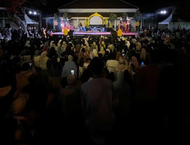 
					Warga Pandeglang Saksikan Gelar Pertunjukan Sastra Lisan di Balebudaya