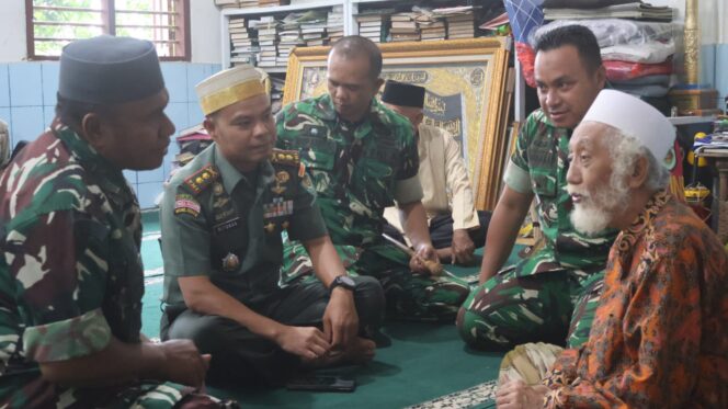 
					Dandim Pandeglang Temui Ulama Karismatik