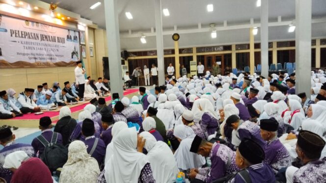 
					393 Calhaj Asal Pandeglang Diberangkatkan, Wagub Banten Sampaikan Ini