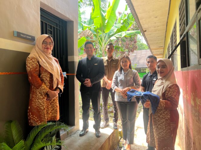 
					Aston Serang Laksanakan Program CSR Renovasi Fasilitas Toilet Sekolah