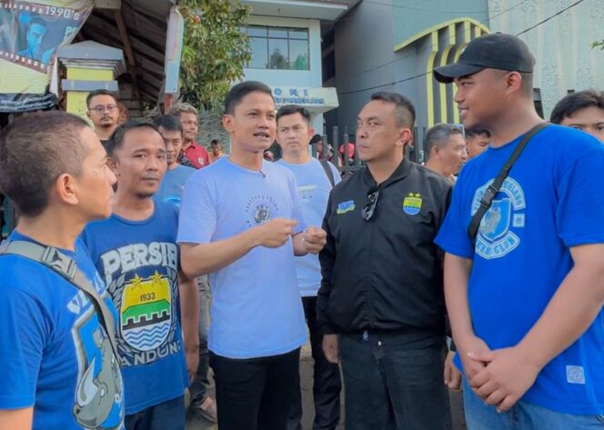 
					Wabup Iing Nobar Bareng Bobotoh Persib di Graha Pancasila Pandeglang