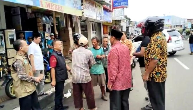 
					Pria Bawa Sajam di Pasar Pandeglang Diamankan Satpol PP, Ternyata