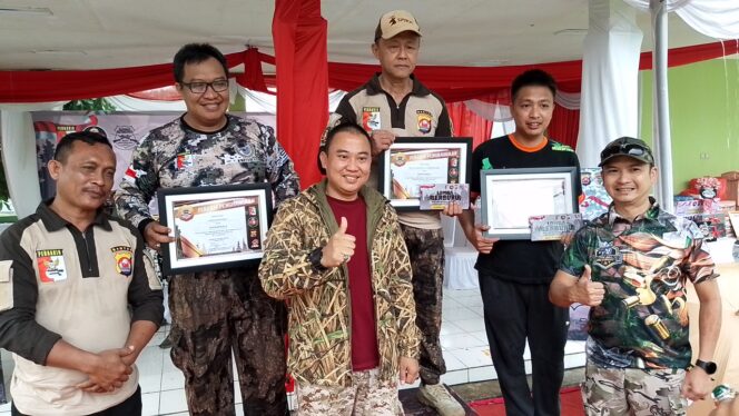 
					Semarakkan HUT Bhayangkara ke 79, Puluhan Penembak Ikuti Lomba Berburu