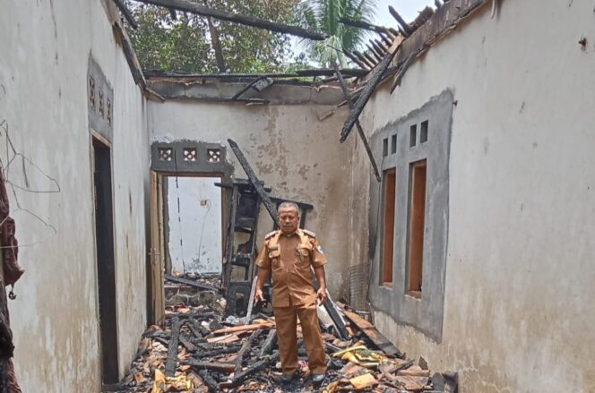 
					Pemdes Sindanglaya Dorong Pemerintah Bantu Bangun Rumah Warga yang Terbakar