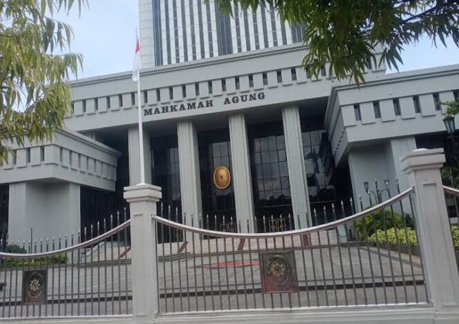 
					Imbas Kebijakan PHK Sepihak, PT Indosat Tbk Dituntut Rp10,6 Miliar