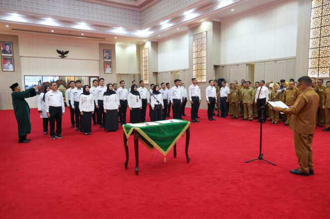 
					Lantik CPNS dan Dokter Spesialis, Gubernur Banten Tekankan Profesionalisme ASN