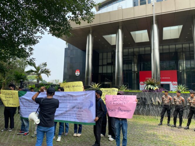 
					Mahasiswa Geruduk KPK, Bongkar Dugaan Bacakan Dana Irigasi oleh Oknum Anggota DPR